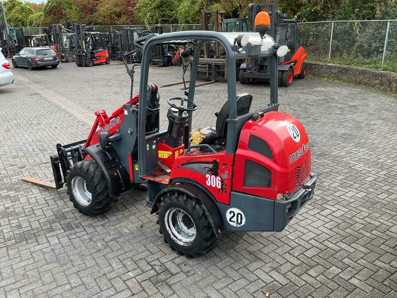 Mustang AL300 - Tekerlekli yükleyici: fotoğraf 4 Mustang AL300 - Tekerlekli yükleyici: fotoğraf 4