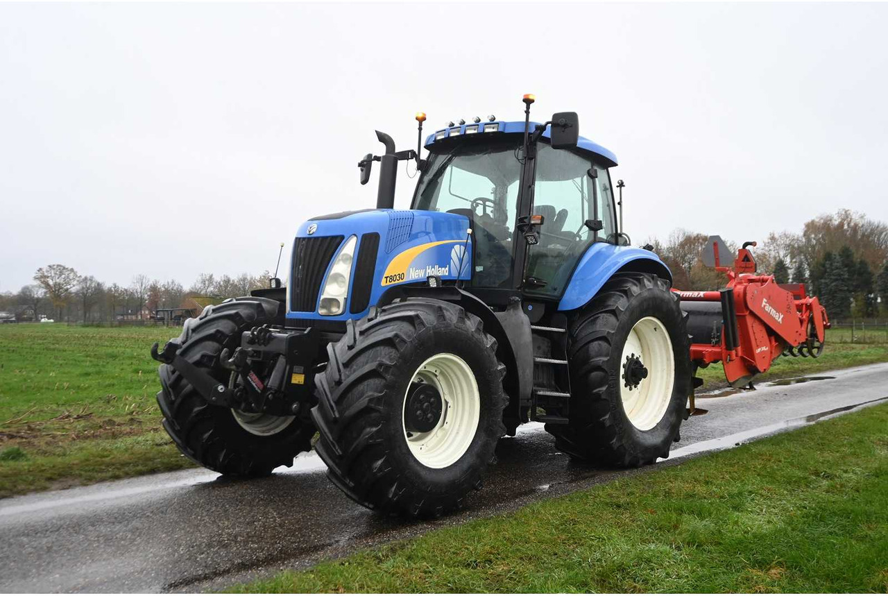 NEW HOLLAND - 2003 - TG230 - ALL-WHEEL DRIVE FARM TRACTOR - Traktör: fotoğraf 2 NEW HOLLAND - 2003 - TG230 - ALL-WHEEL DRIVE FARM TRACTOR - Traktör: fotoğraf 2