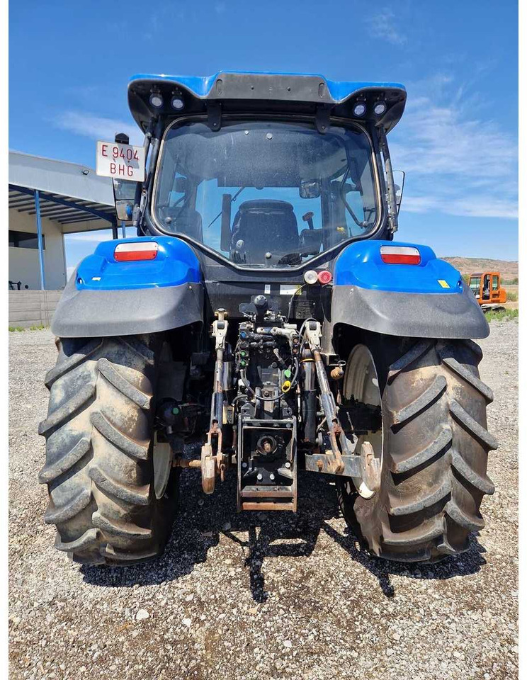 NEW HOLLAND T 6.155 - Traktör: fotoğraf 4 NEW HOLLAND T 6.155 - Traktör: fotoğraf 4