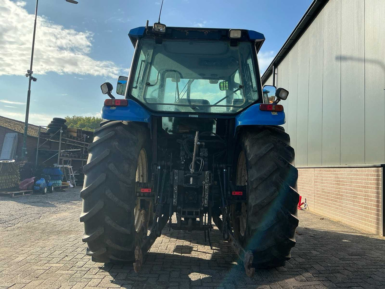 New Holland TS100 - Traktör: fotoğraf 4 New Holland TS100 - Traktör: fotoğraf 4