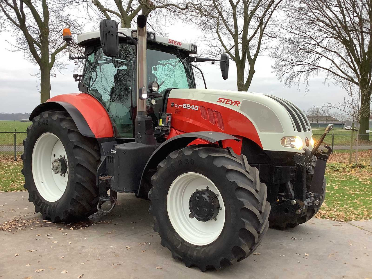 STEYR - 2016 - CVT 6240 - ALL-WHEEL DRIVE FARM TRACTOR - Traktör: fotoğraf 3 STEYR - 2016 - CVT 6240 - ALL-WHEEL DRIVE FARM TRACTOR - Traktör: fotoğraf 3