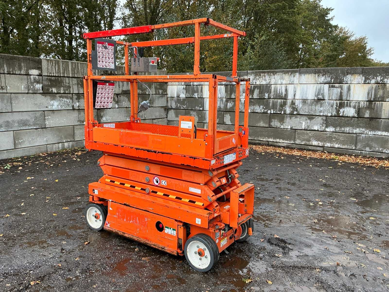 Skyjack SJ 111 3219 - Araçüstü platform: fotoğraf 3 Skyjack SJ 111 3219 - Araçüstü platform: fotoğraf 3