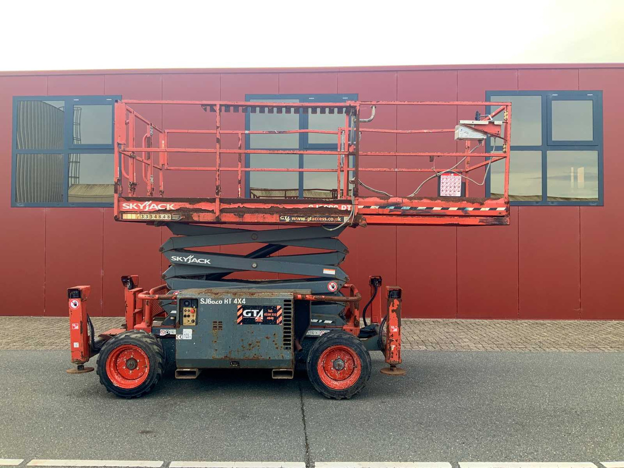 Skyjack SJ6826RT - Araçüstü platform: fotoğraf 1 Skyjack SJ6826RT - Araçüstü platform: fotoğraf 1