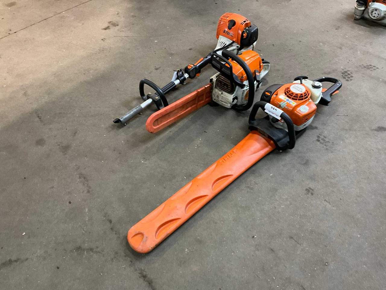 Stihl HS82R/MS241C/KM100R - Bahçe makinesi: fotoğraf 2 Stihl HS82R/MS241C/KM100R - Bahçe makinesi: fotoğraf 2
