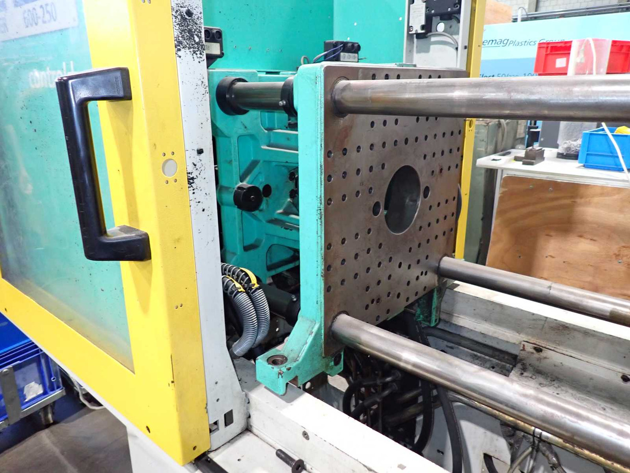 Arburg 320 C 600-250 - Tarım araçları: fotoğraf 3 Arburg 320 C 600-250 - Tarım araçları: fotoğraf 3