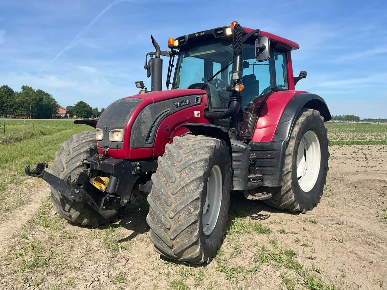 Valtra N142 - Traktör: fotoğraf 2 Valtra N142 - Traktör: fotoğraf 2