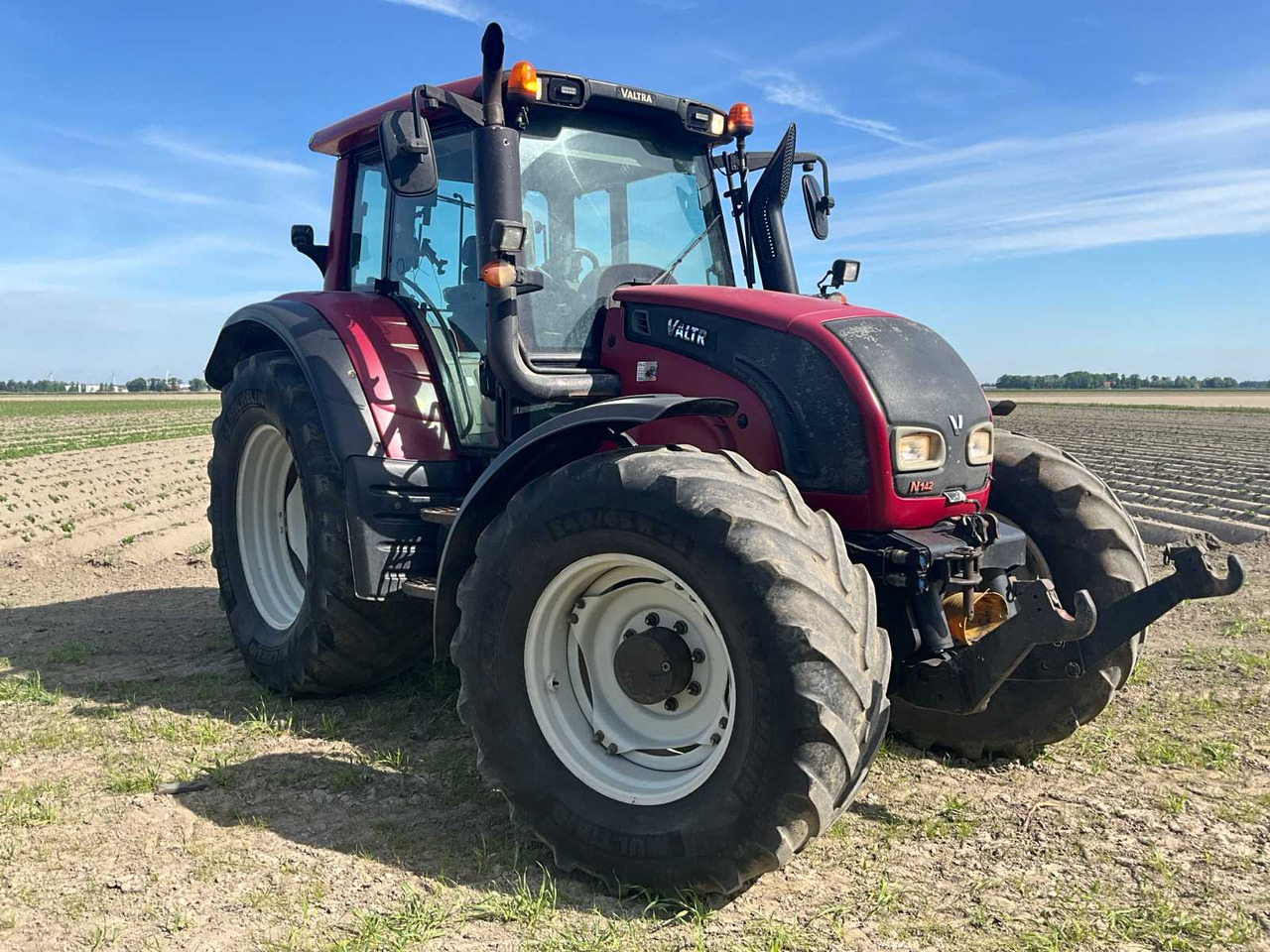 Valtra N142 - Traktör: fotoğraf 4 Valtra N142 - Traktör: fotoğraf 4