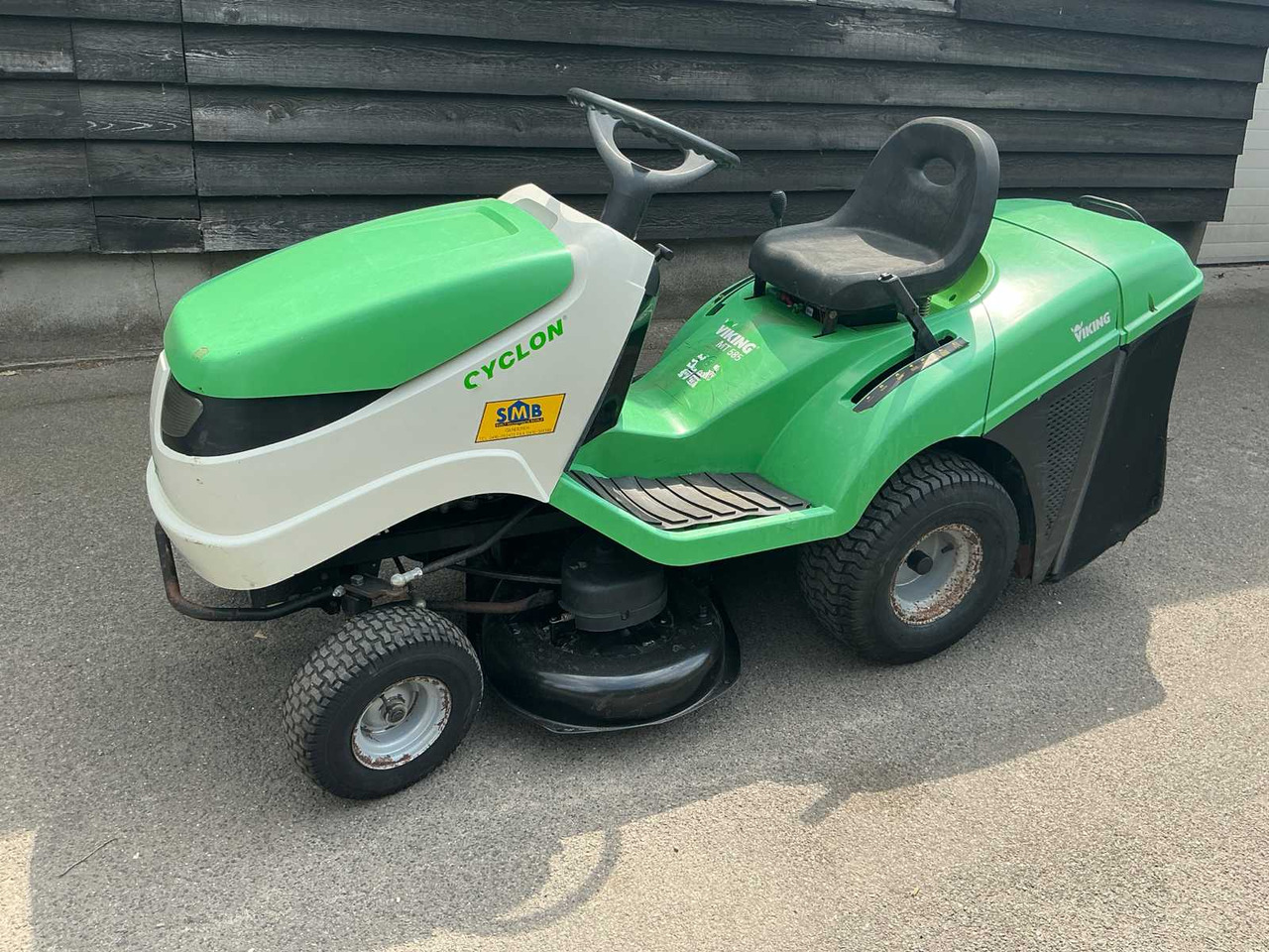Viking MT 585 - Çim biçme makinesi: fotoğraf 1 Viking MT 585 - Çim biçme makinesi: fotoğraf 1