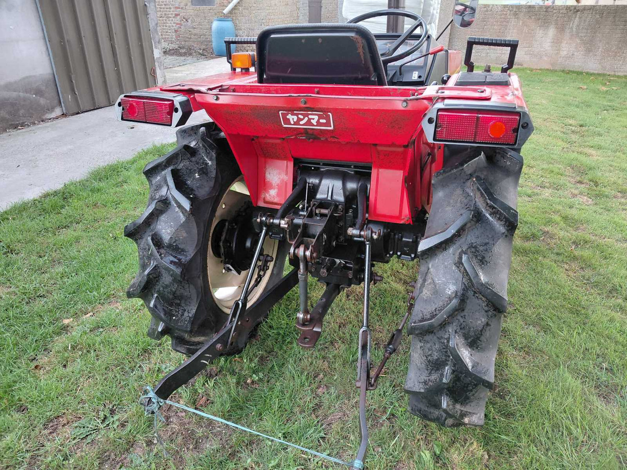 Yanmar F20 - Küçük traktör: fotoğraf 4 Yanmar F20 - Küçük traktör: fotoğraf 4