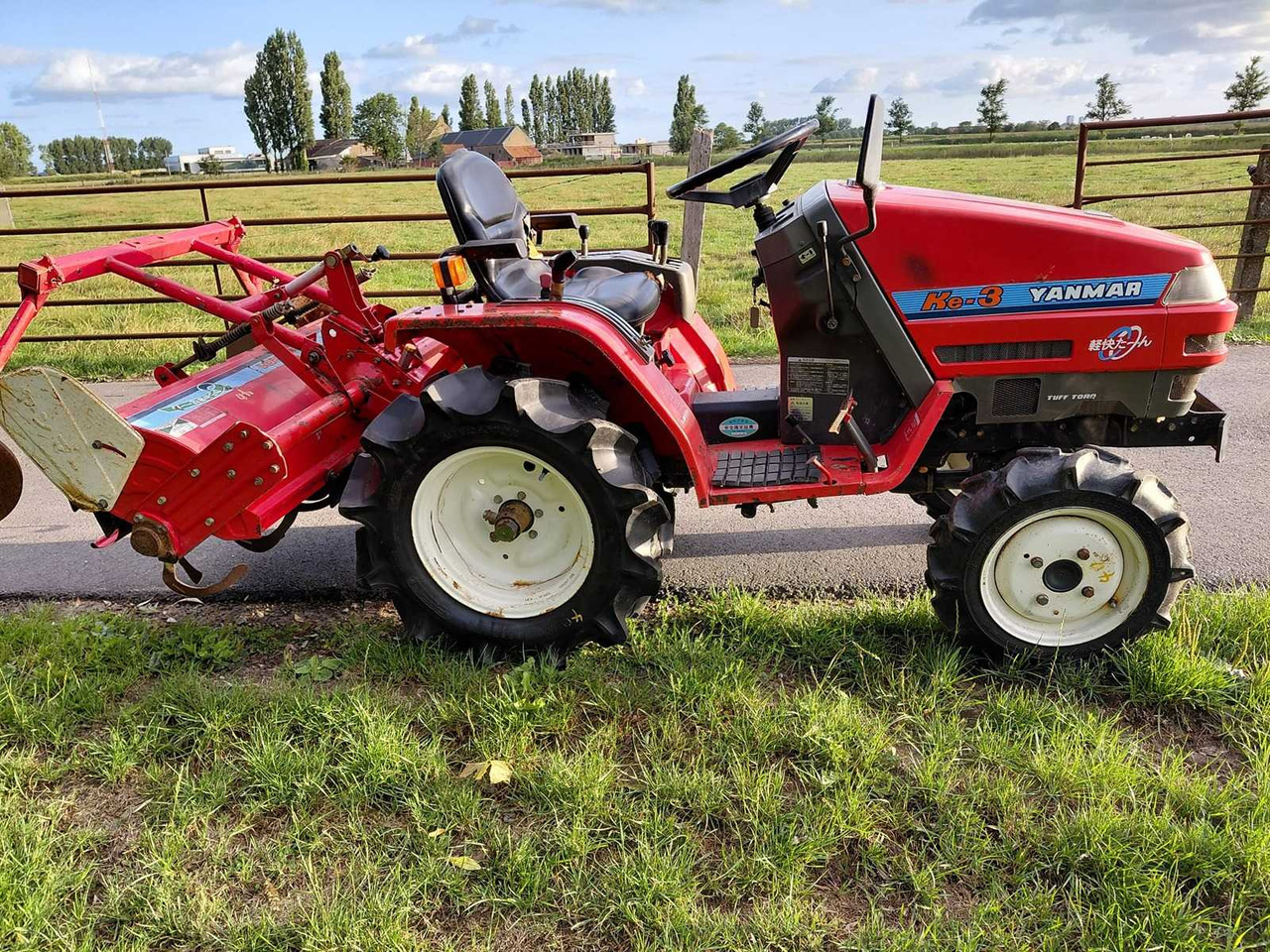 Yanmar KE-3 - Küçük traktör: fotoğraf 3 Yanmar KE-3 - Küçük traktör: fotoğraf 3