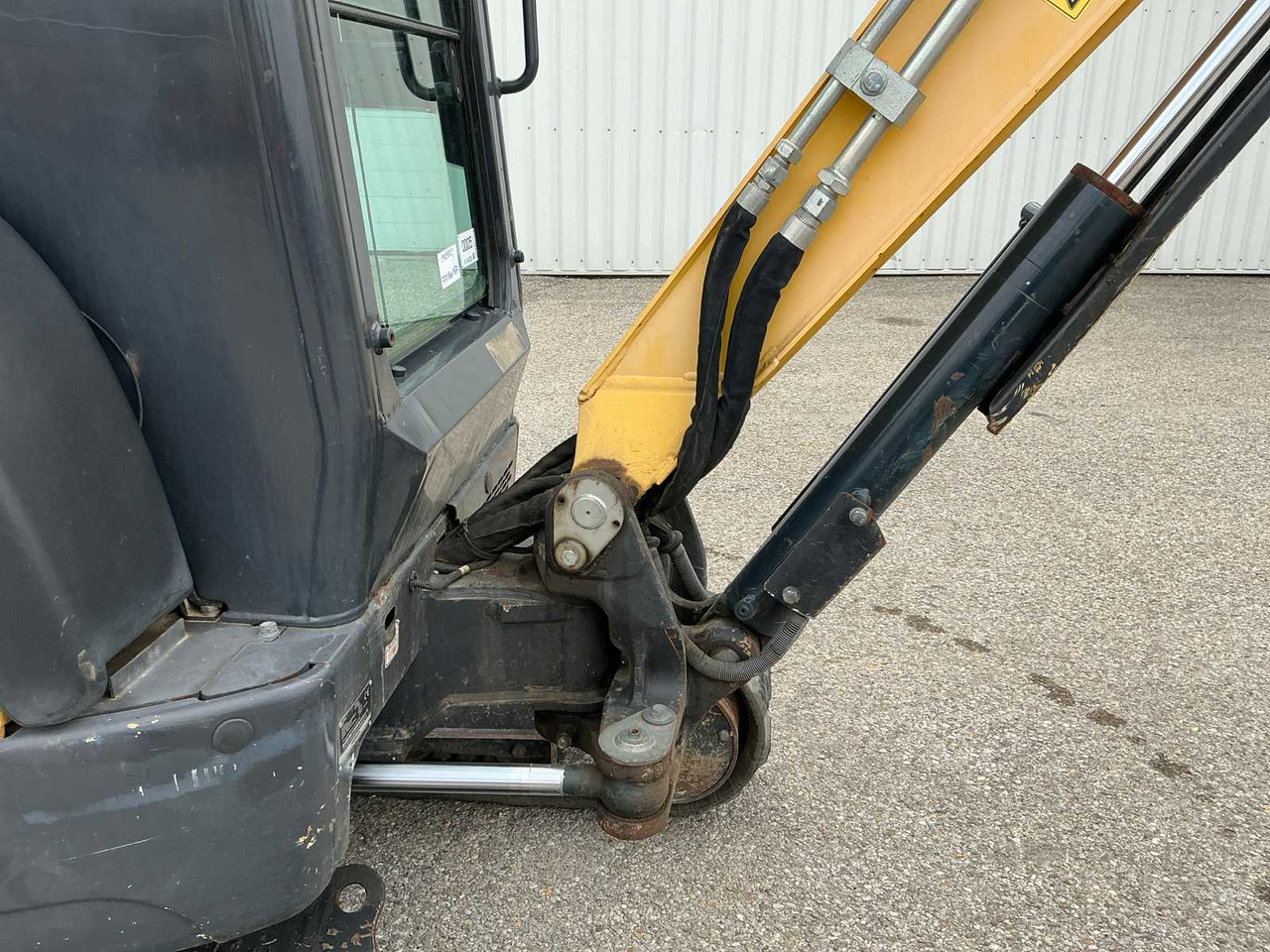 Paletli ekskavatör Yanmar VIO25-4: fotoğraf 9