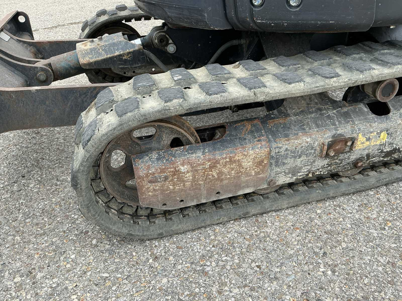 Paletli ekskavatör Yanmar VIO25-4: fotoğraf 6