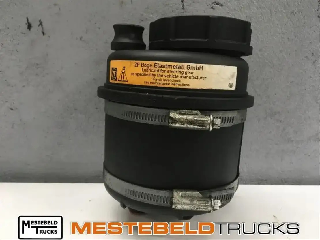 DAF Stuuroliereservoir - Direksiyon yönetimi - Kamyon: fotoğraf 1 DAF Stuuroliereservoir - Direksiyon yönetimi - Kamyon: fotoğraf 1