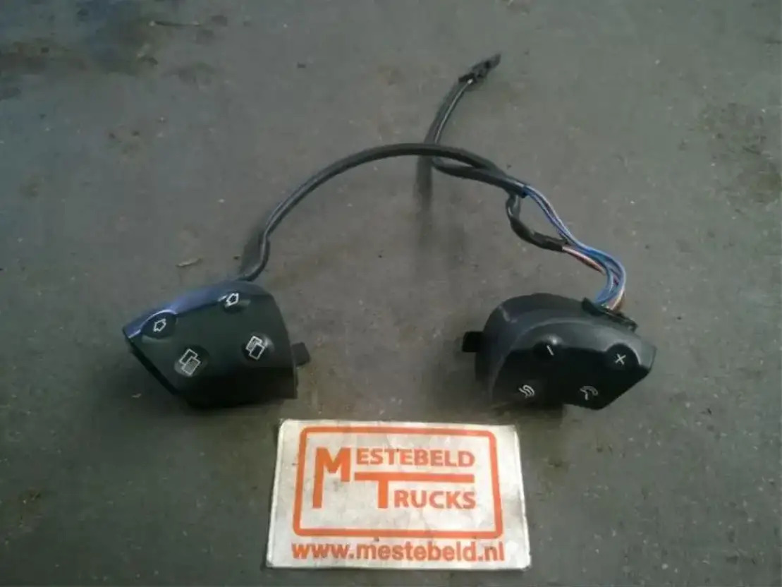 Mercedes-Benz Multiplexschakelaars Actros MP3 - Elektrik sistemi - Kamyon: fotoğraf 1 Mercedes-Benz Multiplexschakelaars Actros MP3 - Elektrik sistemi - Kamyon: fotoğraf 1