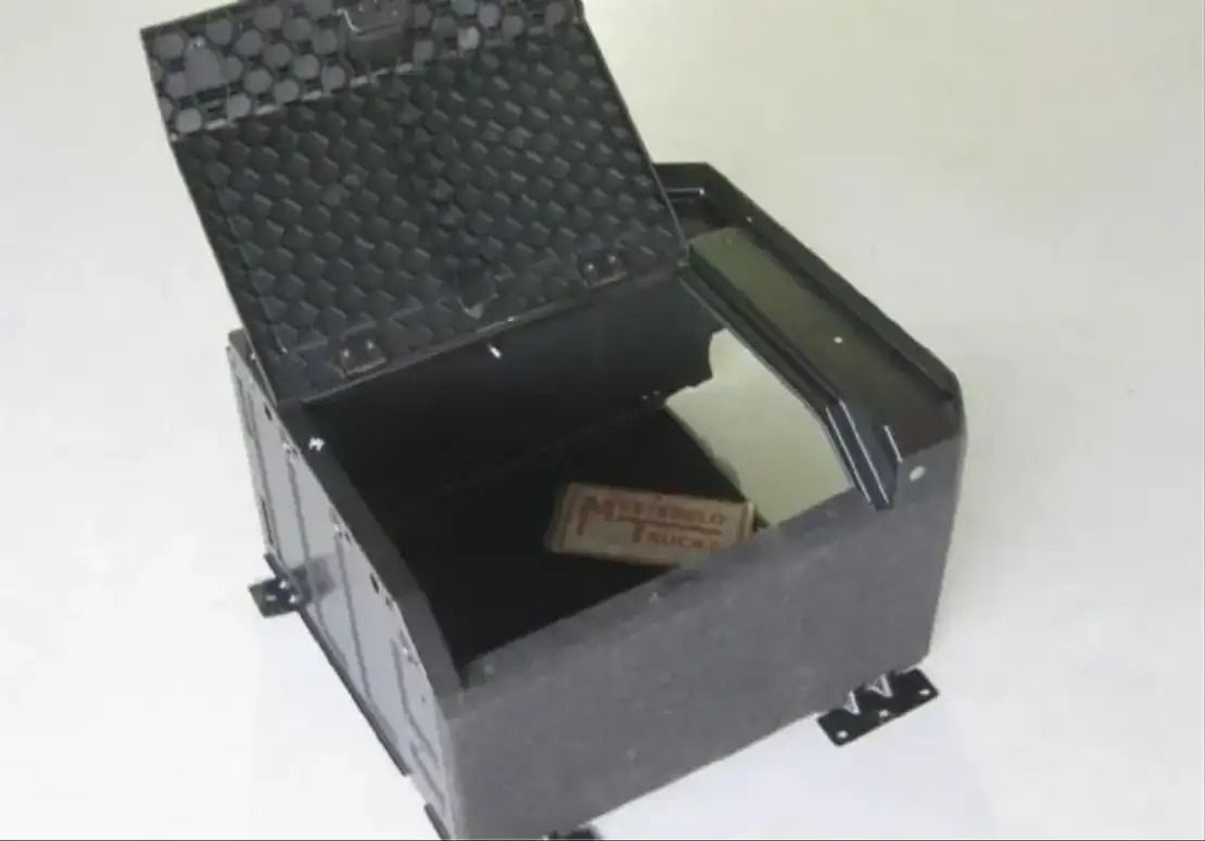 Mercedes-Benz Opbergbak Actros - Kabin ve iç mekan - Kamyon: fotoğraf 1 Mercedes-Benz Opbergbak Actros - Kabin ve iç mekan - Kamyon: fotoğraf 1