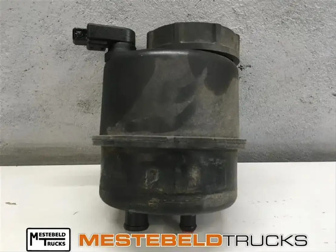 Mercedes-Benz Stuuroliereservoir - Direksiyon yönetimi - Kamyon: fotoğraf 1 Mercedes-Benz Stuuroliereservoir - Direksiyon yönetimi - Kamyon: fotoğraf 1