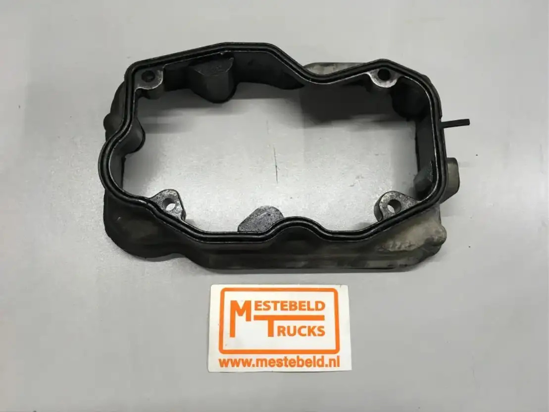 Scania Kleppenmantel - Motor ve yedek parça - Kamyon: fotoğraf 1 Scania Kleppenmantel - Motor ve yedek parça - Kamyon: fotoğraf 1