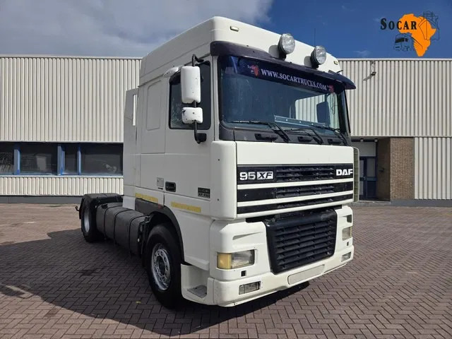 DAF XF 95.430 Manual gear Euro 3 - Çekici: fotoğraf 1 DAF XF 95.430 Manual gear Euro 3 - Çekici: fotoğraf 1