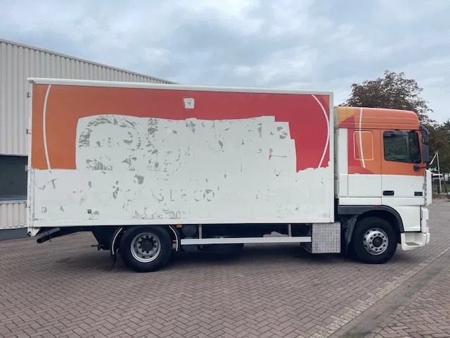 DAF XF 95.380 Euro 2 Manual-Gear - Kapalı kasa kamyon: fotoğraf 2 DAF XF 95.380 Euro 2 Manual-Gear - Kapalı kasa kamyon: fotoğraf 2