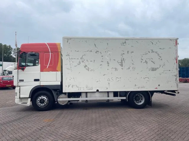 DAF XF 95.380 Euro 2 Manual-Gear - Kapalı kasa kamyon: fotoğraf 3 DAF XF 95.380 Euro 2 Manual-Gear - Kapalı kasa kamyon: fotoğraf 3