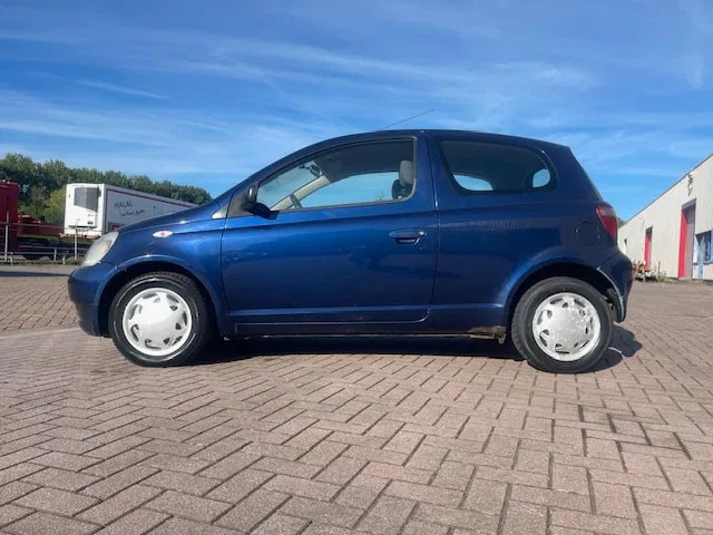 Toyota Yaris 1.3 3DRS - Hatchback: fotoğraf 4 Toyota Yaris 1.3 3DRS - Hatchback: fotoğraf 4