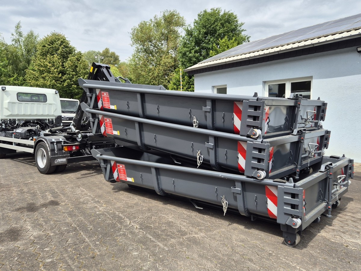 FUSO FUSO 9C18 40km/h City Abrollkipper WLF Swiss CH - Kancalı yükleyici kamyon: fotoğraf 2 FUSO FUSO 9C18 40km/h City Abrollkipper WLF Swiss CH - Kancalı yükleyici kamyon: fotoğraf 2