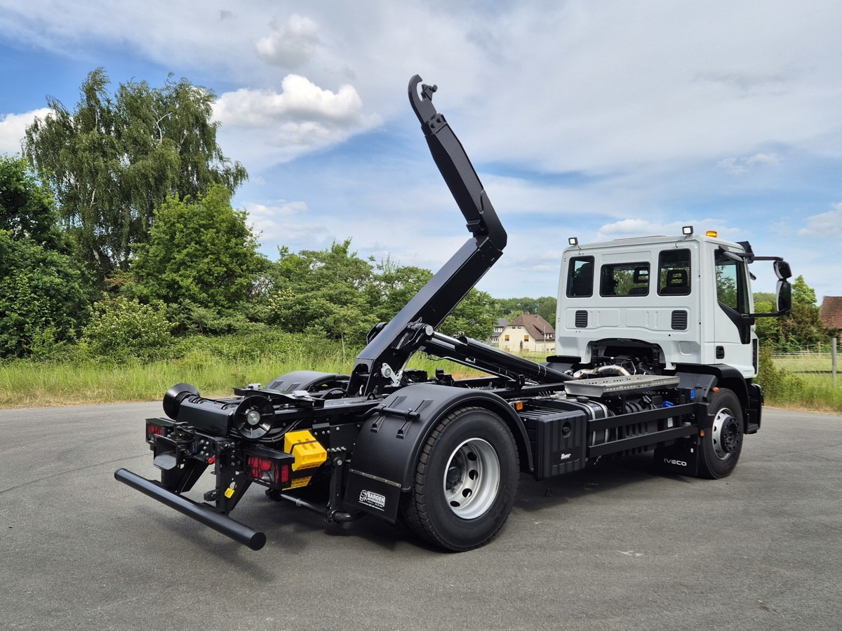IVECO Euro Cargo 180E32 4x2 Abrollkipper Teleskoparm - Kancalı yükleyici kamyon: fotoğraf 4 IVECO Euro Cargo 180E32 4x2 Abrollkipper Teleskoparm - Kancalı yükleyici kamyon: fotoğraf 4