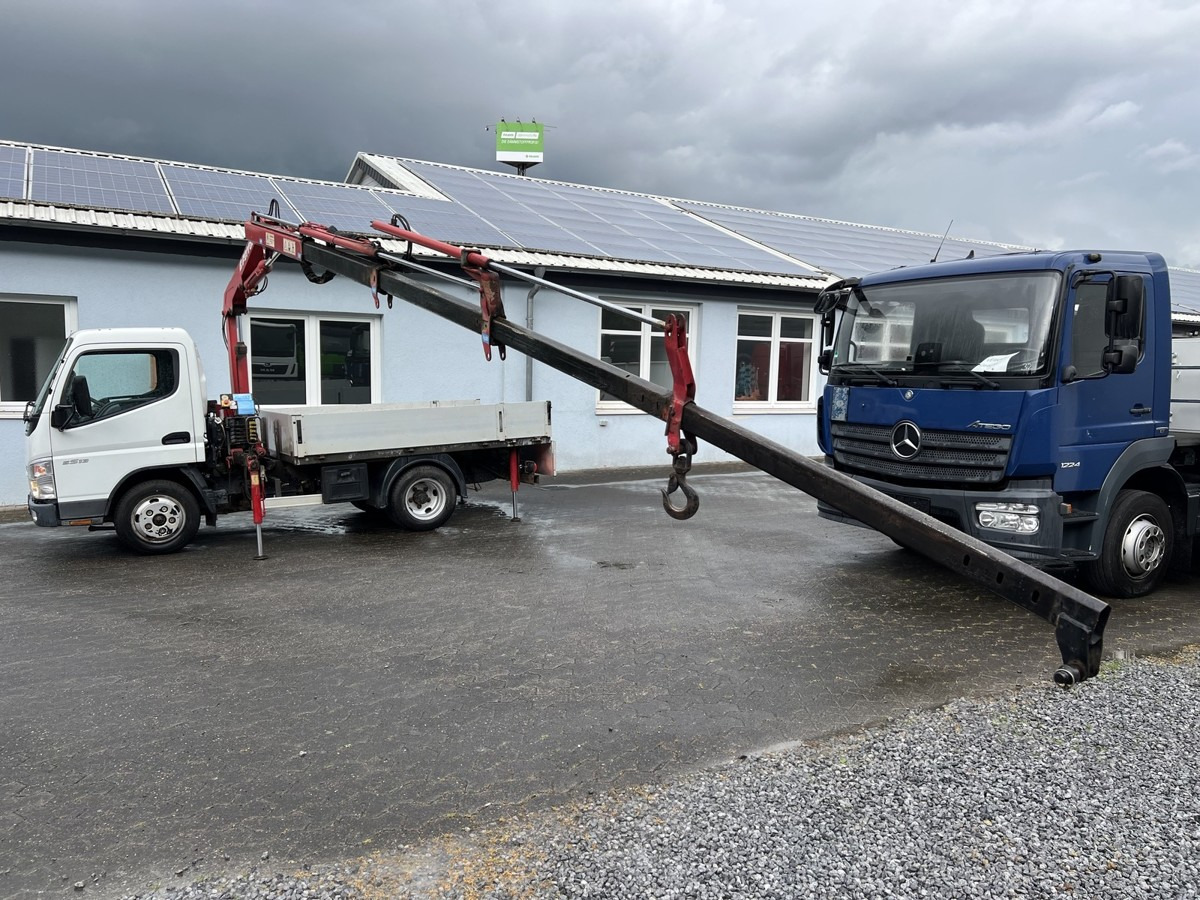 MITSUBISHI Canter 5S13 m. Ladekran Ferrari 530 3xhydr1xmech - Açık kasa kamyonet: fotoğraf 4 MITSUBISHI Canter 5S13 m. Ladekran Ferrari 530 3xhydr1xmech - Açık kasa kamyonet: fotoğraf 4