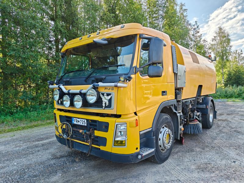 BUCHER Optifant 70 Volvo FM9 - Yol süpürme aracı: fotoğraf 2 BUCHER Optifant 70 Volvo FM9 - Yol süpürme aracı: fotoğraf 2