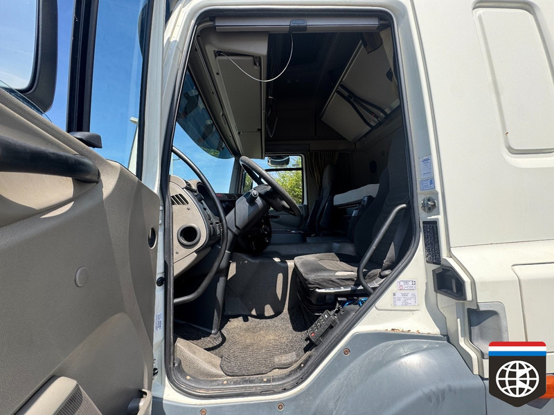 DAF CF 85 6X2/4 - DEEPFREEZER -30oC / CHEREAU / 3000 taillift - Refrijeratör kamyon: fotoğraf 5 DAF CF 85 6X2/4 - DEEPFREEZER -30oC / CHEREAU / 3000 taillift - Refrijeratör kamyon: fotoğraf 5