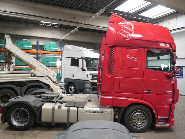 DAF XF 460, SSC, Retarder, Klima, VA+HA-Luftfederung - Çekici: fotoğraf 3 DAF XF 460, SSC, Retarder, Klima, VA+HA-Luftfederung - Çekici: fotoğraf 3