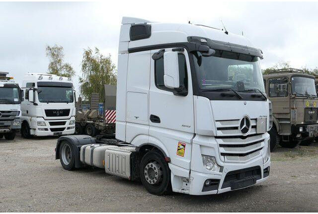 Mercedes-Benz 1843 Actros 4x2, Retarder, 2x Tank, AC, Lowliner - Çekici: fotoğraf 5 Mercedes-Benz 1843 Actros 4x2, Retarder, 2x Tank, AC, Lowliner - Çekici: fotoğraf 5