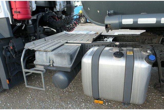 Mercedes-Benz 1846 Actros 4x2, Hydr., ADR, Leicht, Klima, Navi - Çekici: fotoğraf 3 Mercedes-Benz 1846 Actros 4x2, Hydr., ADR, Leicht, Klima, Navi - Çekici: fotoğraf 3