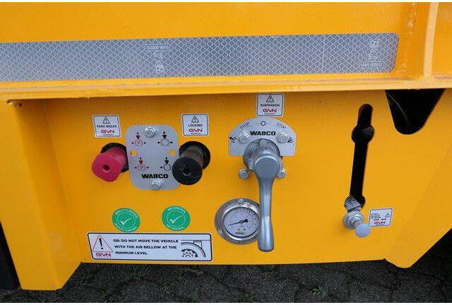 GVN 3GVN, Gelenkt, Hydr. Rampen, Luft-Lift - Alçak çerçeveli platform dorse: fotoğraf 4 GVN 3GVN, Gelenkt, Hydr. Rampen, Luft-Lift - Alçak çerçeveli platform dorse: fotoğraf 4