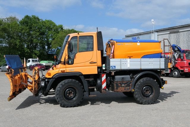 Unimog U 300 4x4, Schmidt, Streuer, Schild, Klima,27tkm - Kamyon: fotoğraf 3 Unimog U 300 4x4, Schmidt, Streuer, Schild, Klima,27tkm - Kamyon: fotoğraf 3