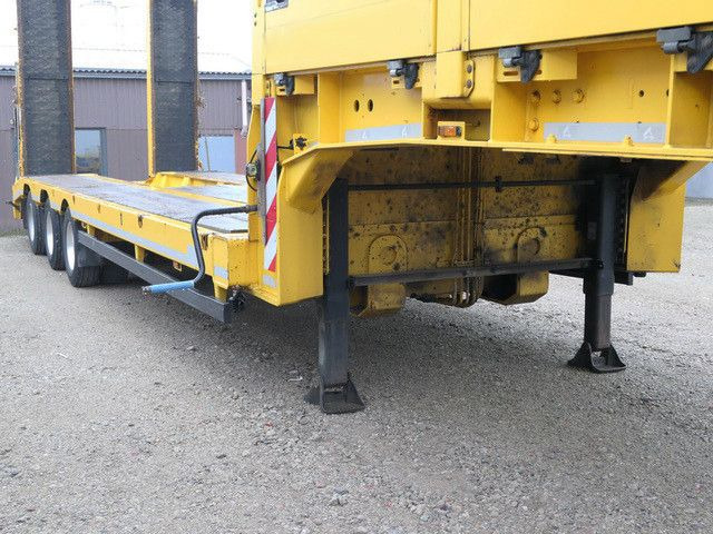 Langendorf SATUE 30-9,0, Gelenkt, Hydr. Rampen, Alu-Felgen - Alçak çerçeveli platform dorse: fotoğraf 3 Langendorf SATUE 30-9,0, Gelenkt, Hydr. Rampen, Alu-Felgen - Alçak çerçeveli platform dorse: fotoğraf 3