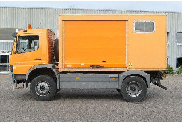 Mercedes-Benz 1518 A Atego 4X4, Klima, AHK, Allrad, Rolltor - Kapalı kasa kamyon: fotoğraf 2 Mercedes-Benz 1518 A Atego 4X4, Klima, AHK, Allrad, Rolltor - Kapalı kasa kamyon: fotoğraf 2