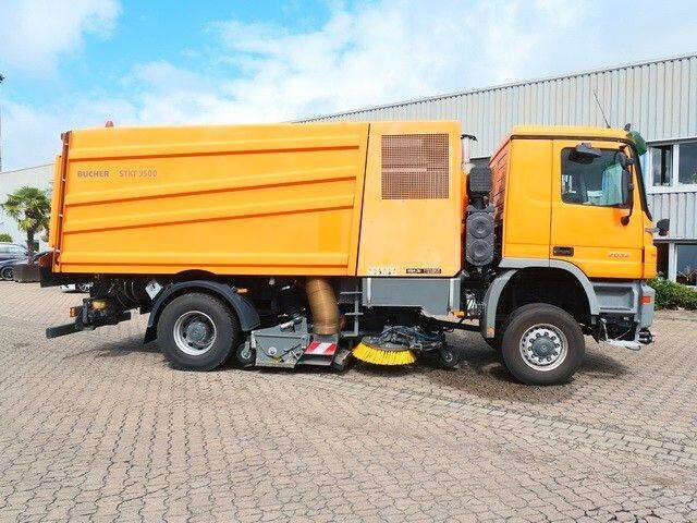Mercedes-Benz 2032 A Actros 4x4, Bucher STKF 9500, Airport, AC - Yol süpürme aracı: fotoğraf 2 Mercedes-Benz 2032 A Actros 4x4, Bucher STKF 9500, Airport, AC - Yol süpürme aracı: fotoğraf 2