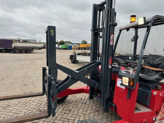 Moffett M4 25.3, Mitnahmestapler, 2.500kg, 3m Hubhöhe - Kamyona monte forklift: fotoğraf 3 Moffett M4 25.3, Mitnahmestapler, 2.500kg, 3m Hubhöhe - Kamyona monte forklift: fotoğraf 3