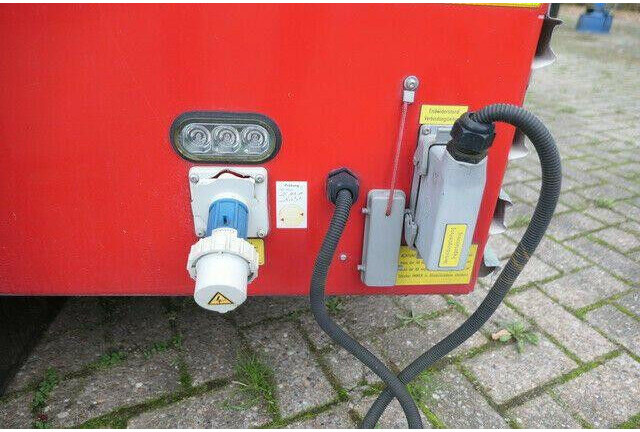 ROSENBAUER ROSENBAUER/Feuerwehr/Wasserwerfer - İtfaiye aracı: fotoğraf 3 ROSENBAUER ROSENBAUER/Feuerwehr/Wasserwerfer - İtfaiye aracı: fotoğraf 3