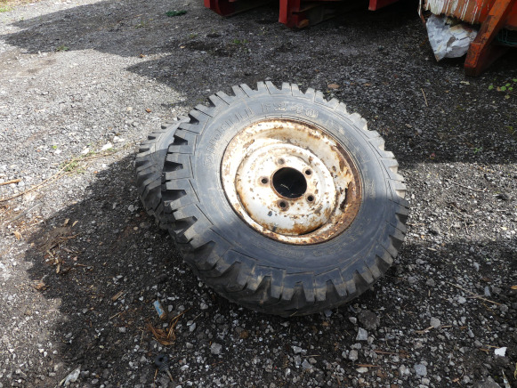 Komple tekerlek - Traktör 2 Roues pour engin de chantier Pirelli FS40: fotoğraf 1