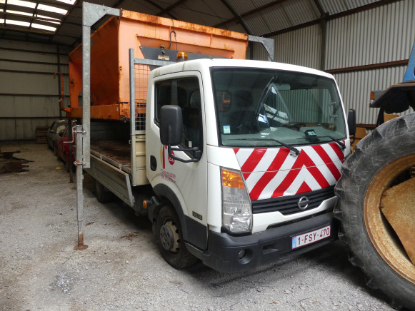 Camionnette tribenne Nissan F241 - Damperli kamyon: fotoğraf 1 Camionnette tribenne Nissan F241 - Damperli kamyon: fotoğraf 1