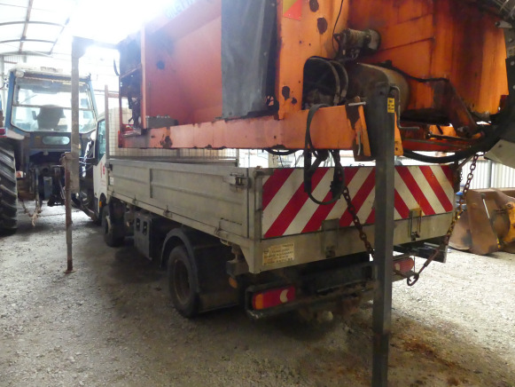 Camionnette tribenne Nissan F241 - Damperli kamyon: fotoğraf 3 Camionnette tribenne Nissan F241 - Damperli kamyon: fotoğraf 3