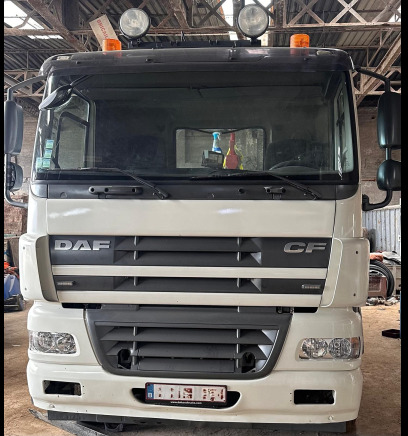 Tracteur routier DAF FAT CF-M4TN3 (2013-574.945 km-VIN:XLRAT85MC0E985264) - Çekici: fotoğraf 1 Tracteur routier DAF FAT CF-M4TN3 (2013-574.945 km-VIN:XLRAT85MC0E985264) - Çekici: fotoğraf 1