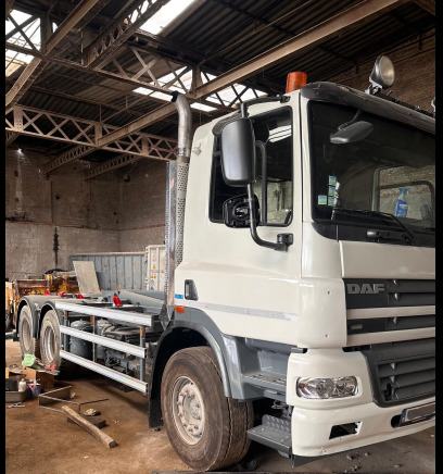 Tracteur routier DAF FAT CF-M4TN3 (2013-574.945 km-VIN:XLRAT85MC0E985264) - Çekici: fotoğraf 2 Tracteur routier DAF FAT CF-M4TN3 (2013-574.945 km-VIN:XLRAT85MC0E985264) - Çekici: fotoğraf 2