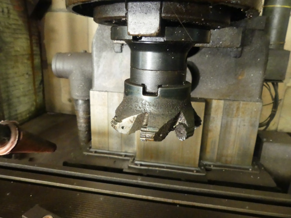 Fraiseuse universelle CNC 3 aves Fias Mh6 - Freze makinesi: fotoğraf 3 Fraiseuse universelle CNC 3 aves Fias Mh6 - Freze makinesi: fotoğraf 3