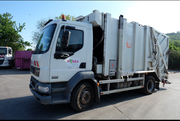Çöp kamyonu REF : 6 - Camion poubelle DAF LF55: fotoğraf 1