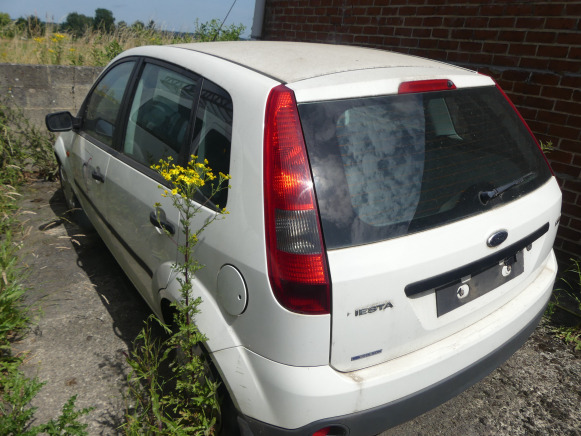 REF:Immatriculée sous : SPI-110 - Voiture Ford FIESTA - Binek araba: fotoğraf 4 REF:Immatriculée sous : SPI-110 - Voiture Ford FIESTA - Binek araba: fotoğraf 4
