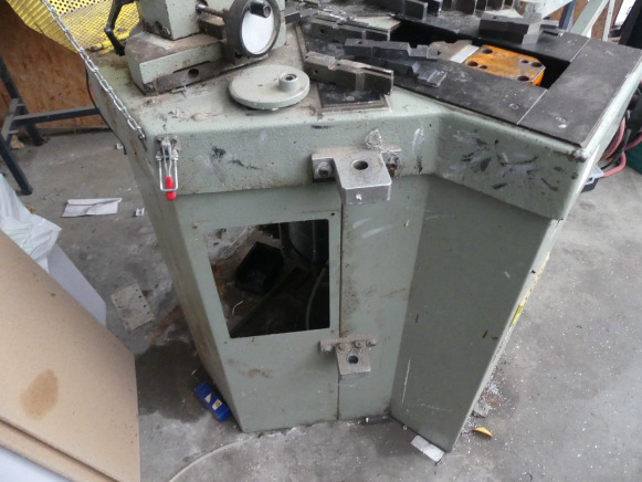 Sertisseuse pneumatique Eisele PRESSTA - Metal işleme makinası: fotoğraf 5 Sertisseuse pneumatique Eisele PRESSTA - Metal işleme makinası: fotoğraf 5