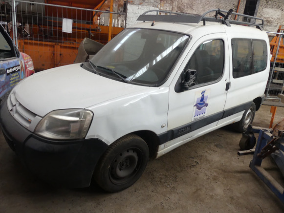 Voiture Citroën Berlingo - Binek araba: fotoğraf 1 Voiture Citroën Berlingo - Binek araba: fotoğraf 1